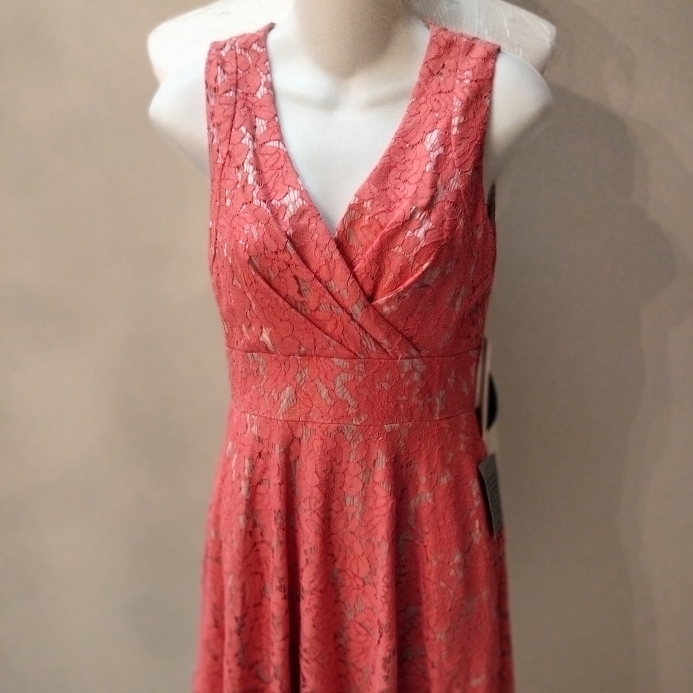 Eliza J Women’s Size 2 Coral Lace Sleeveless Pretty V Neck Beautiful Party Dress